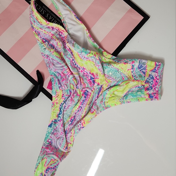 Victoria's Secret Swim 2 x bikini bottoms - new with hygenic liner no tags - Picture 3 of 4